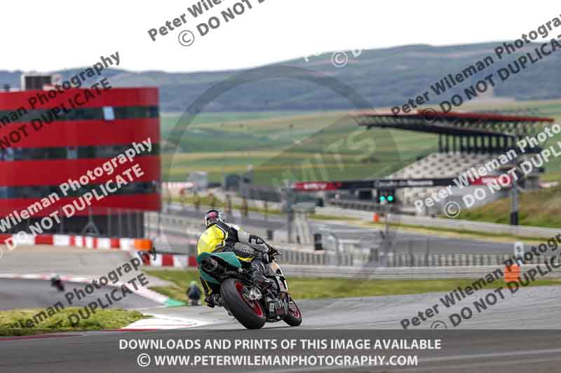 cadwell no limits trackday;cadwell park;cadwell park photographs;cadwell trackday photographs;enduro digital images;event digital images;eventdigitalimages;navarra;no limits trackdays;peter wileman photography;racing digital images;trackday digital images;trackday photos